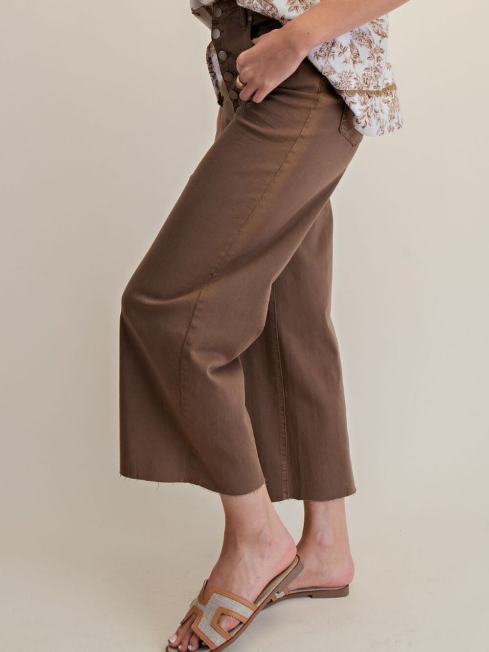 EASEL BUTTON FRONT STRETCH TWILL PANTS 65% COTTON 33% RAYON 2% SPANDEX - Picture 3 of 4